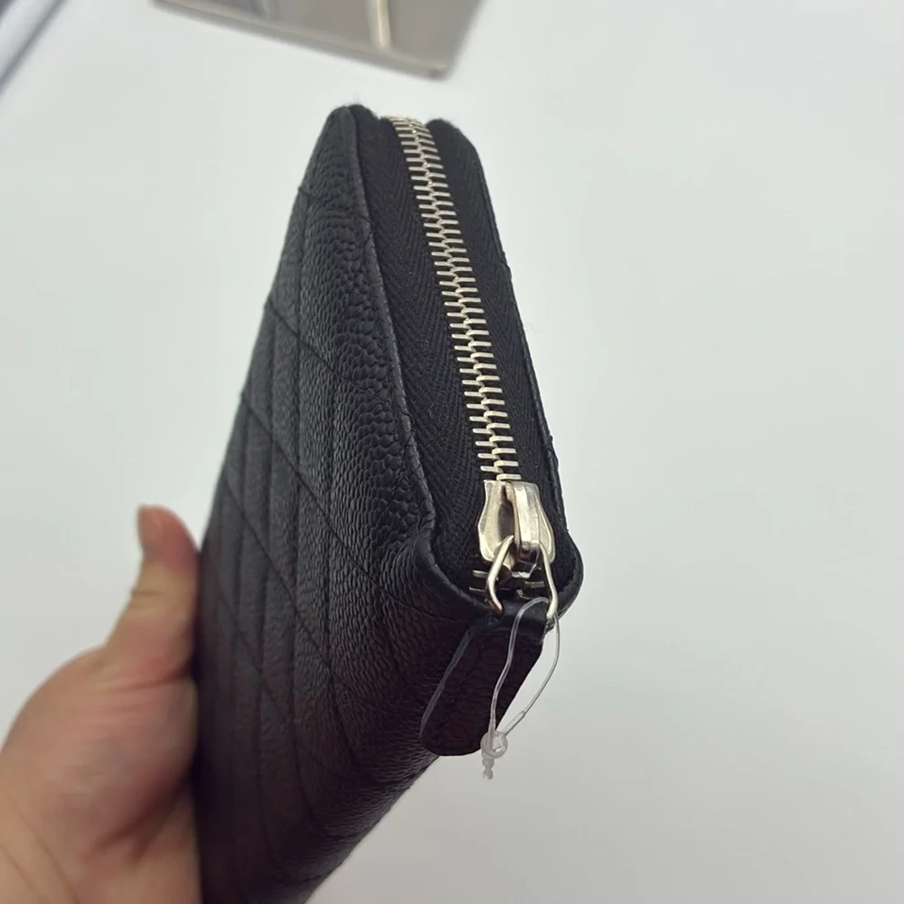 CHANEL CC BLACK CAVIAR QUILTED DIAMOND ZIPPY WALLET  SILVER HARDWARE W/ DUST BAG